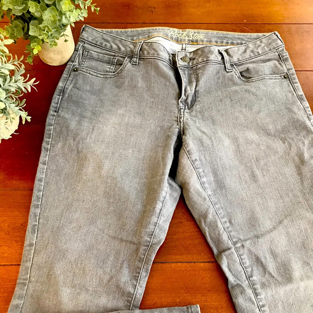 Super Cute Gray Old Navy Rockstar Jeans, size 14